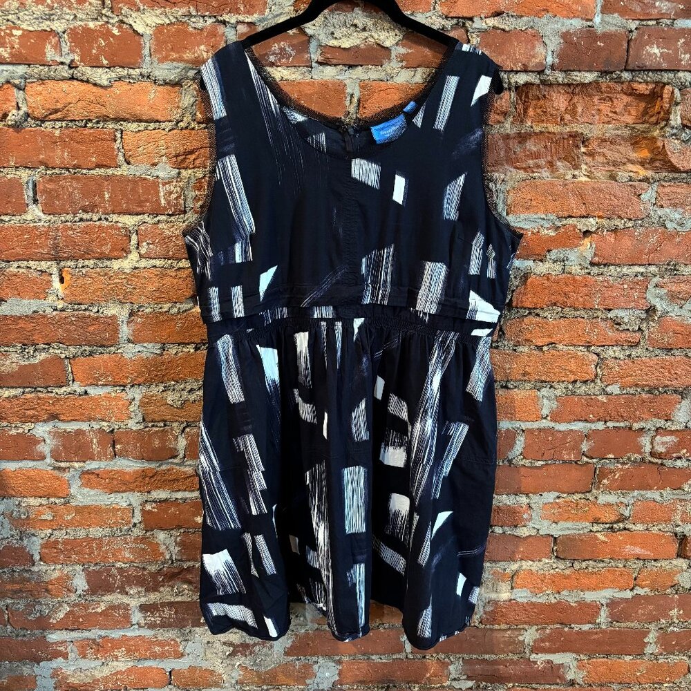 Simply Vera Wang Black and White Dress Size XL